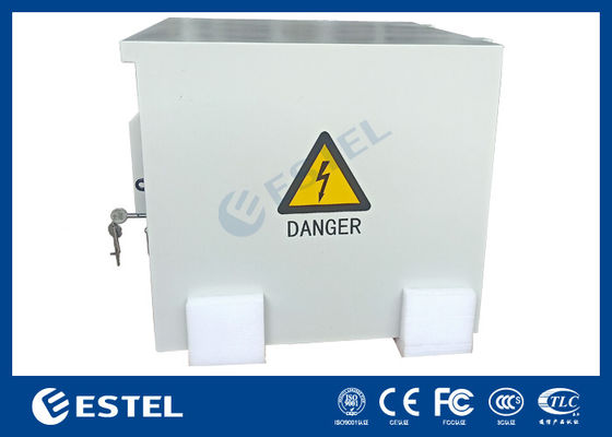 8U IP55 RAL7035 Εξωτερικό Στύλο Mount Telecom Cabinet με θερμική ρύθμιση θερμοκρασίας