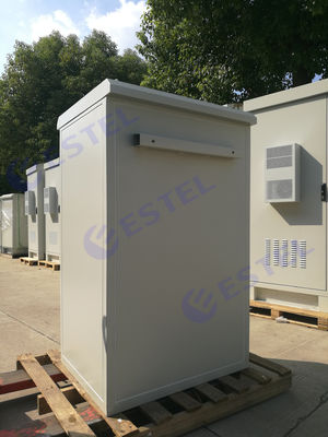 Το ΣΥΝΕΧΕΣ κλιματιστικό μηχάνημα που δροσίζει Πολωνό τοποθετεί την παροχή ηλεκτρικού ρεύματος περιφράξεων με 21U ράφι 19 ίντσας